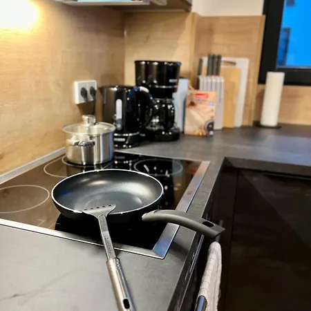 Keep Hosting M11 Am Kocher Mit Balkon, Kueche Und Parkplatz 公寓 *