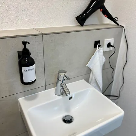 Keep Hosting M11 Am Kocher Mit Balkon, Kueche Und Parkplatz 公寓